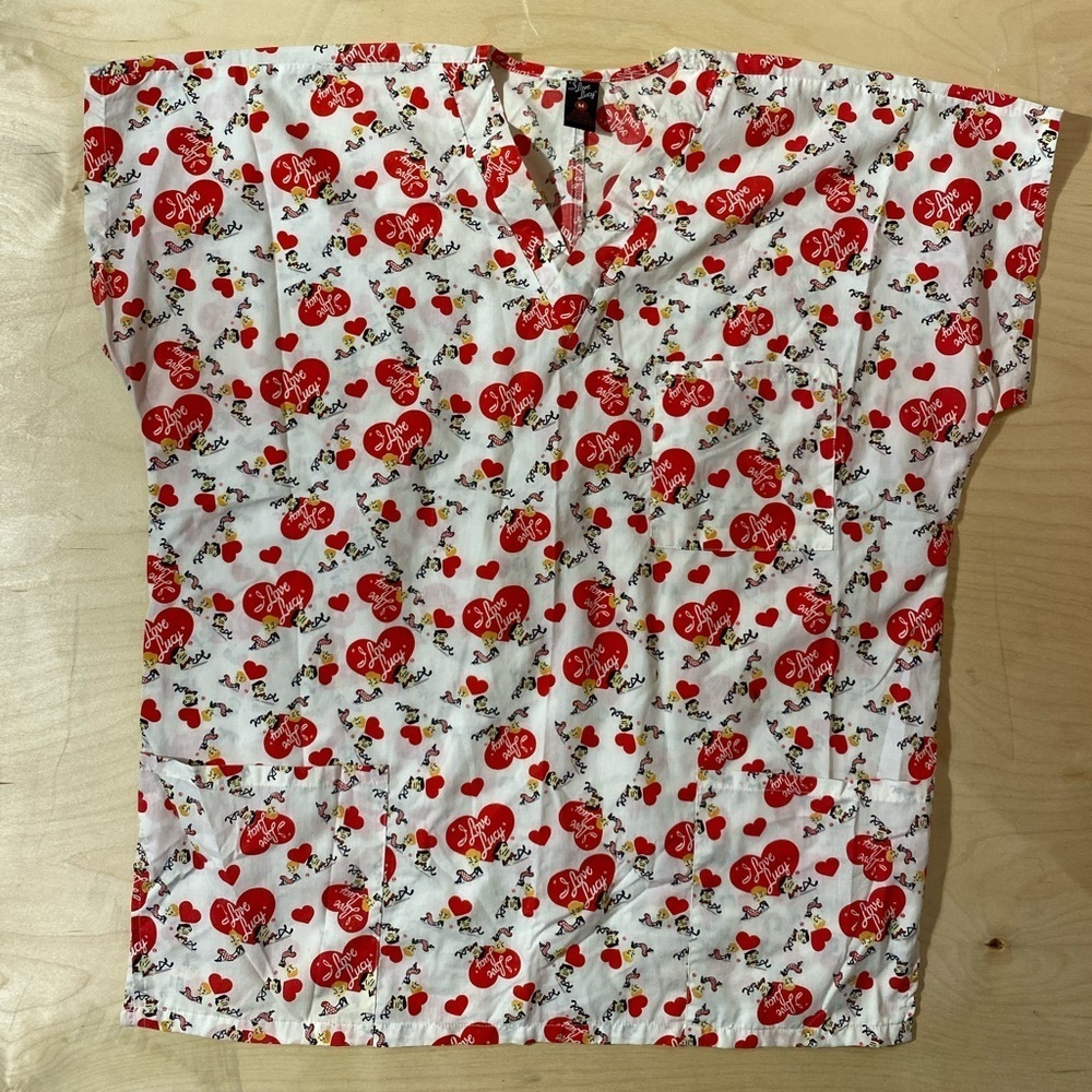 I Love Lucy Scrub Top Medium (HV)